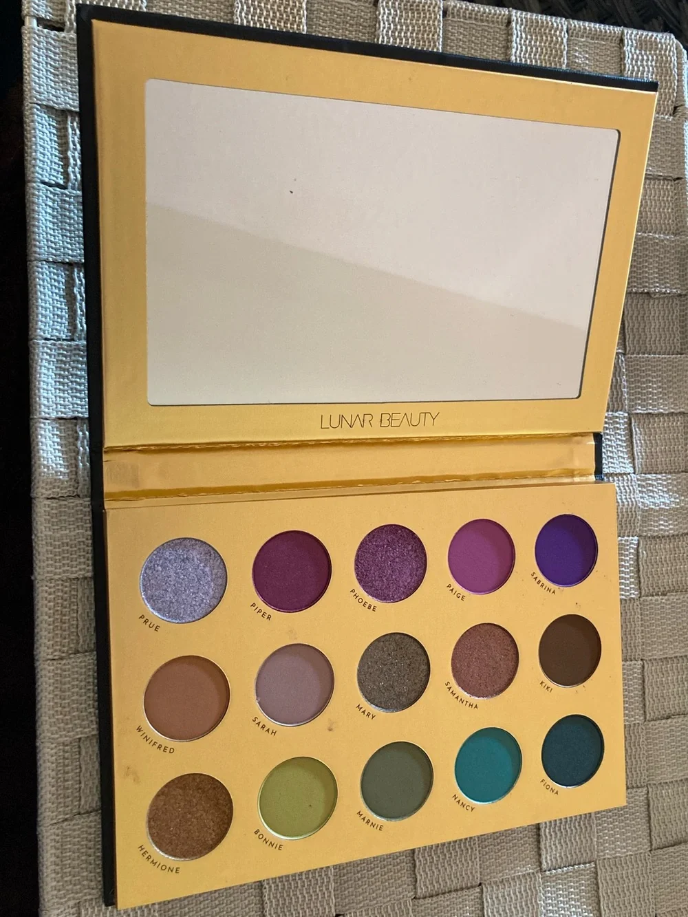 LUNAR BEAUTY 'Moon Spell' Eyeshadow Palette - 15 shades - NEVER USED/SWATCHED